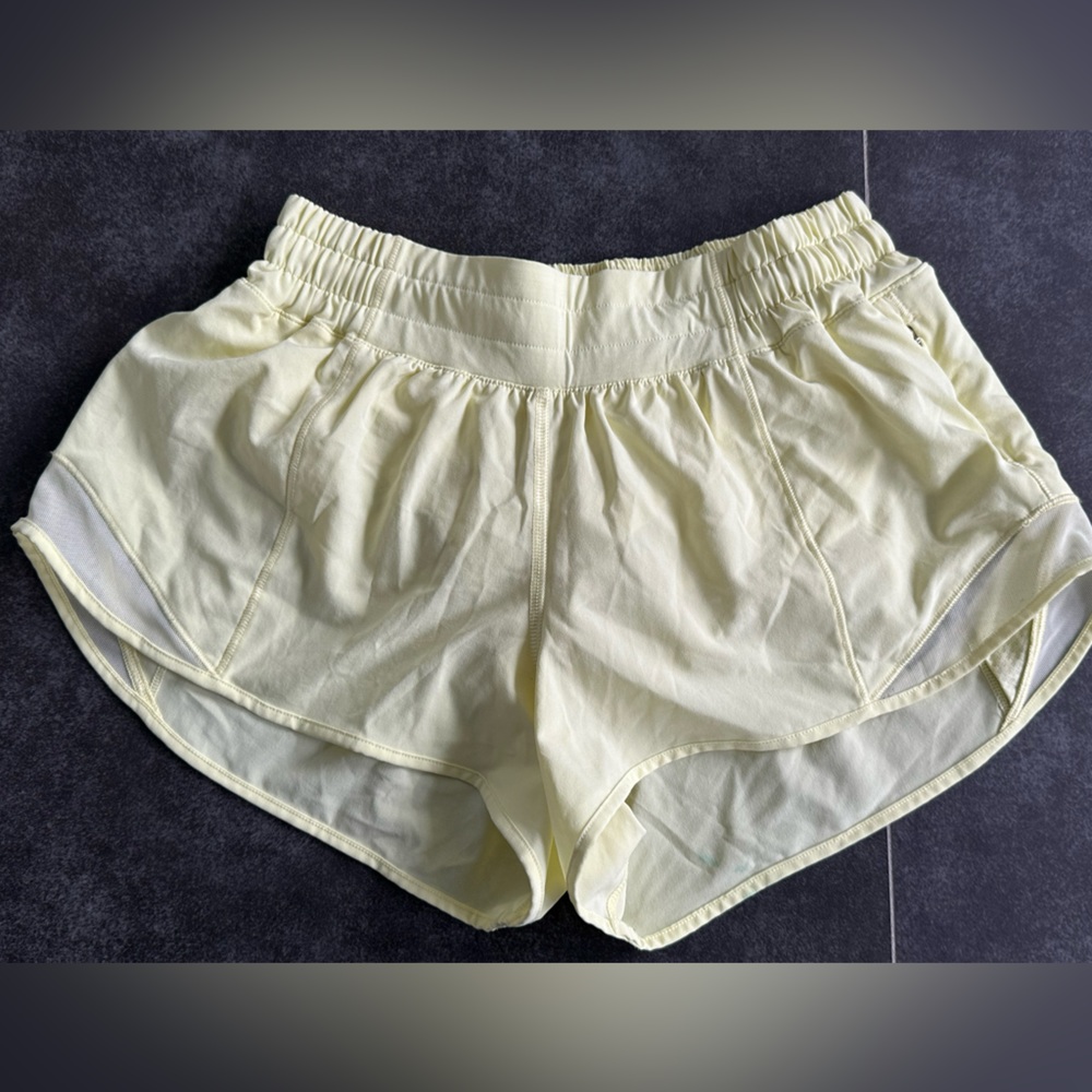 Low rise hottie hot shorts, yellow, size 4